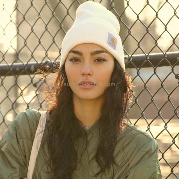 استعارت white carhartt beanie 